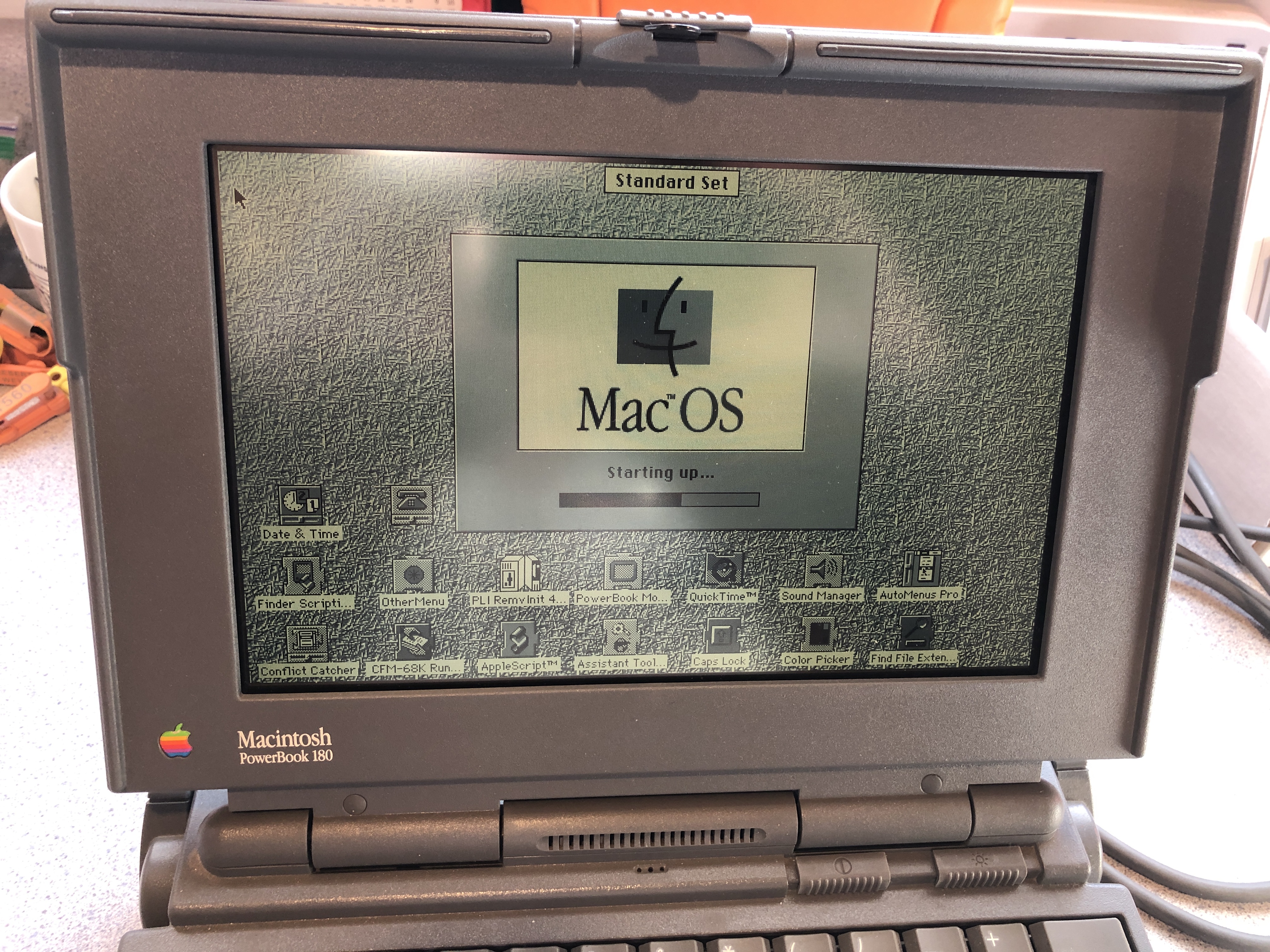 PowerBook180 16階調グレースケール #apple#macintosh#powerbook